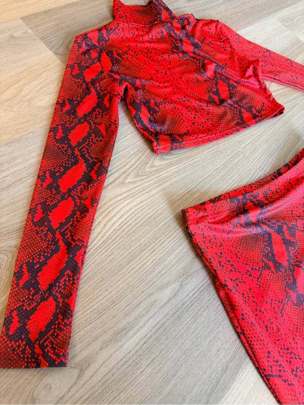 Matching set red snake 🐍 - Picture 4 of 5